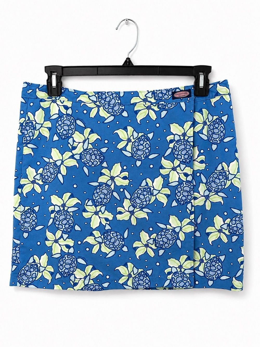Vineyard Vines skirt, tropical print size large